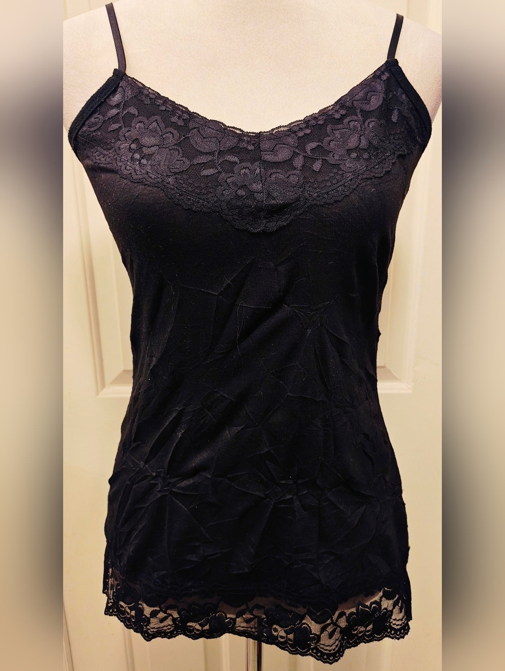 Maurices Black Crinkle Cami Tank Top w Lace Trim.